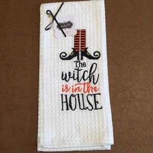Mud pie Halloween the witch is in the house towel